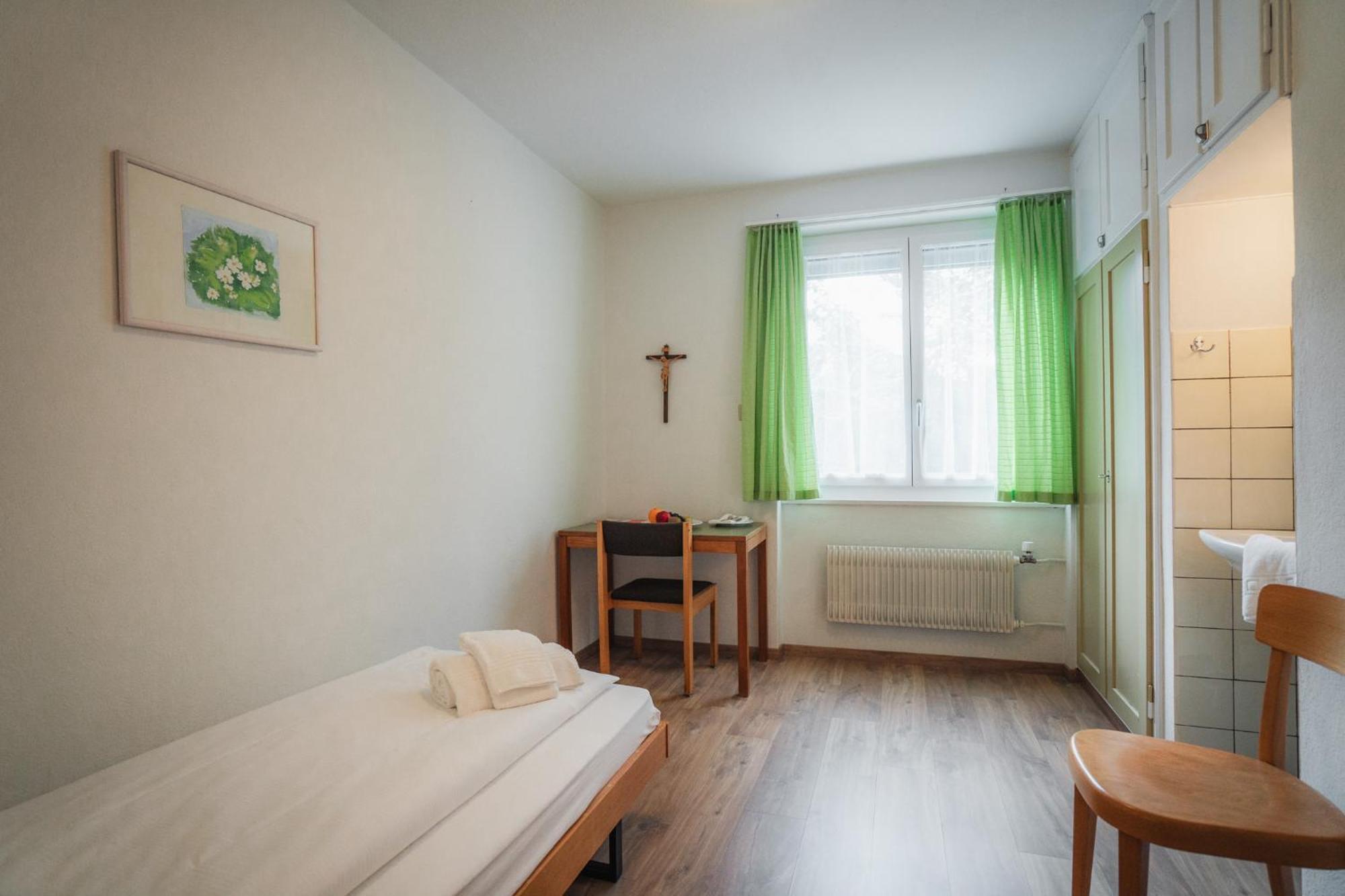 B&B Haus Schoenstatt Contactless- Check-In Brig Εξωτερικό φωτογραφία